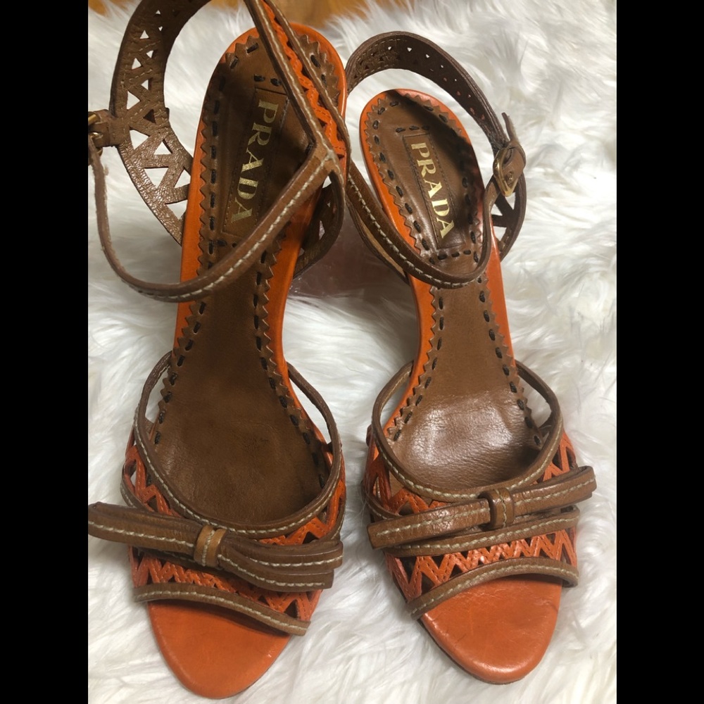 🍑🍊PRADA LASER CUT BOW SANDALS🌻